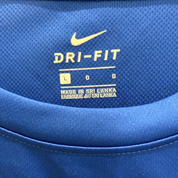 Nike Dri fit tshirt for boys - Picture 3 of 3
